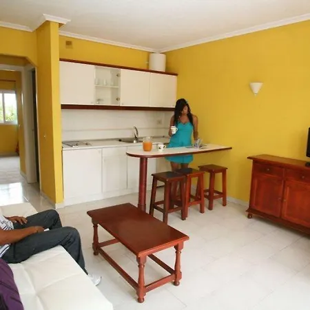 La Piramide 3* 코스타 데 안티과