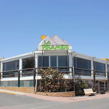 La Piramide Costa De Antigua