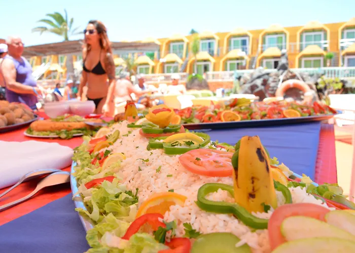 La Piramide Costa De Antigua