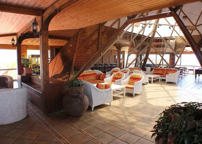 La Piramide 3* 코스타 데 안티과